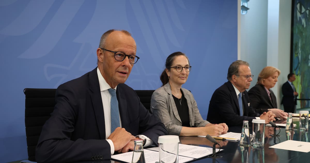 Liveticker zur Bundespolitik: Merz will Renten-Vorschläge vollständig ...